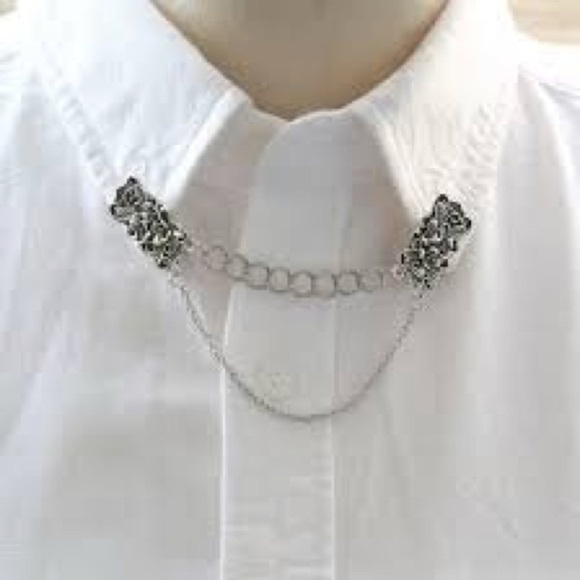 Gold Heart Cardigan Chain Clip - Picture 8 of 8